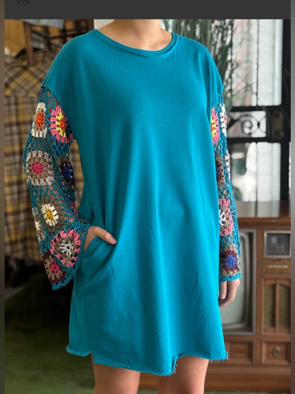 🌸NWOT🌺UMGEE size large boho  Crochet-Sleeve sweatshirt dress.